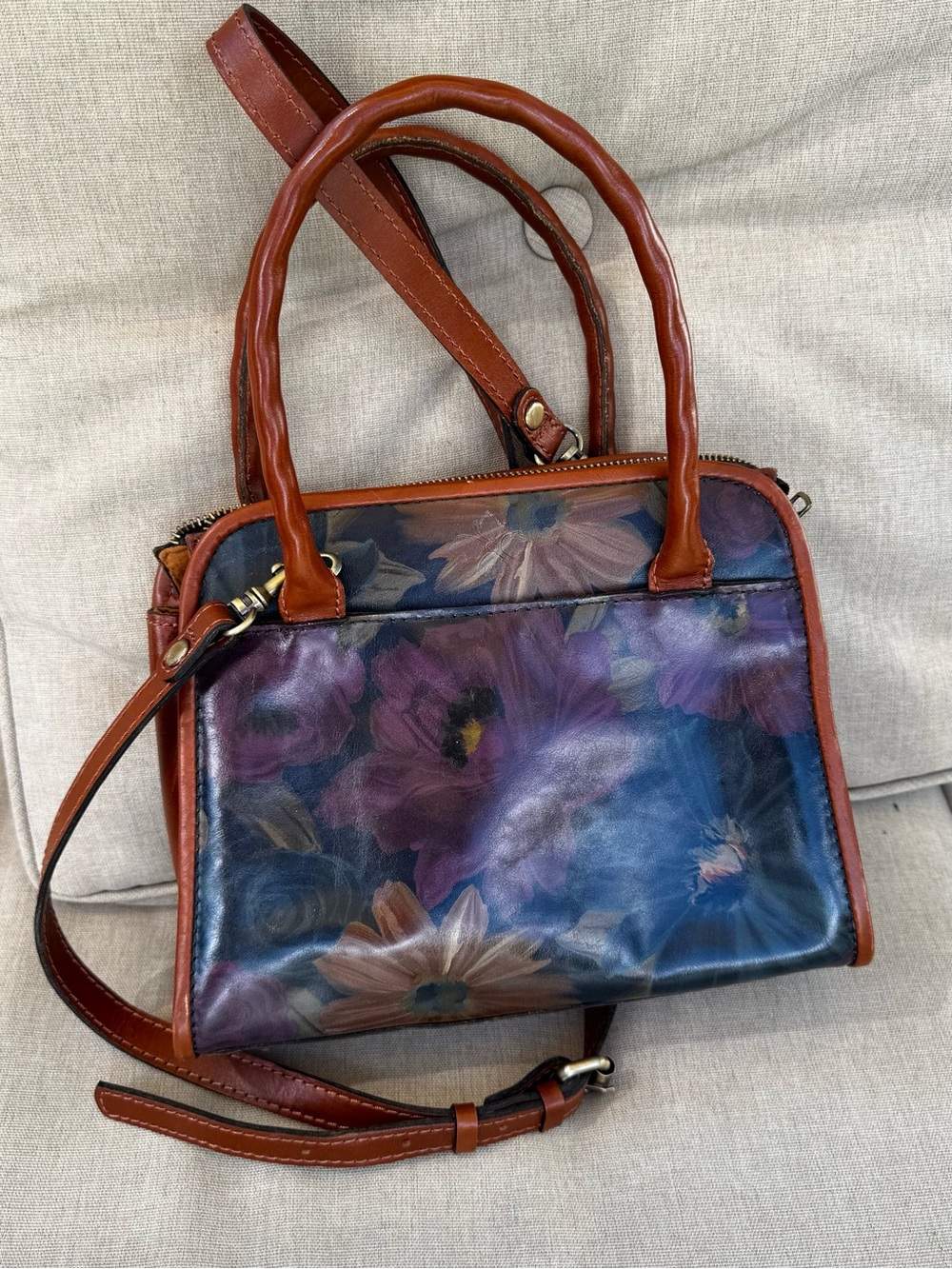 Patricia Nash Leather Purse PERUVIAN
Painting Collection
